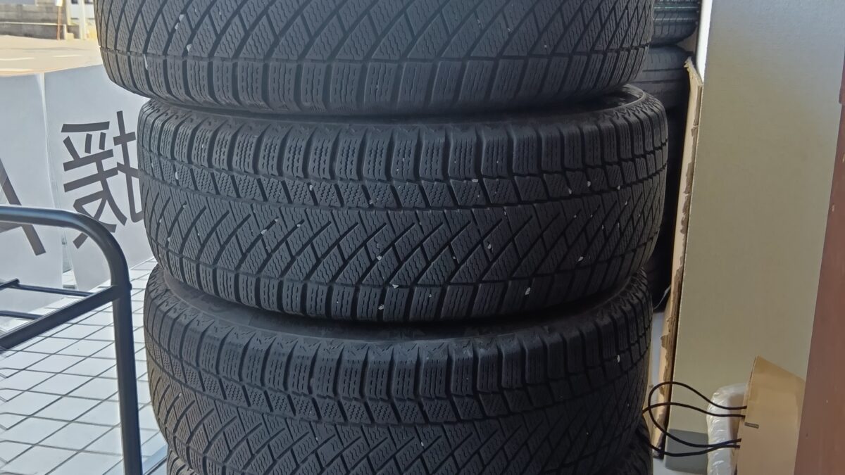 タイヤも扱ってます!!