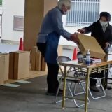 制服の受け渡しのお手伝い